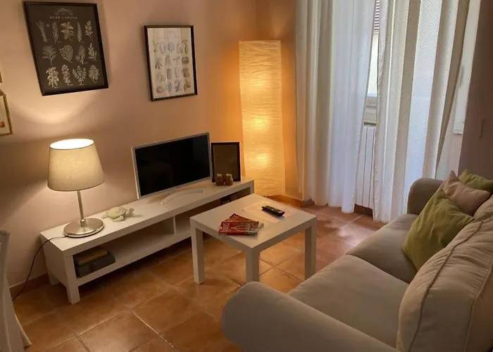 Piazza Della Vittoria Elegant Apartment